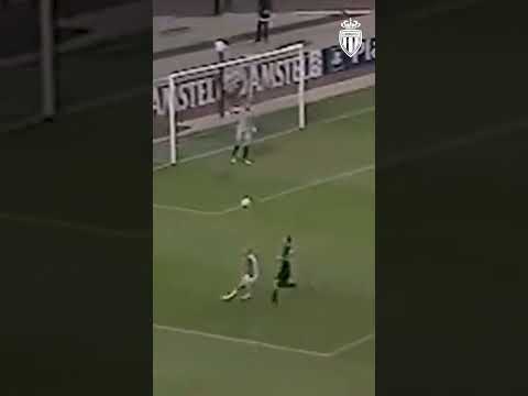 Saviola et Chevanton avait plié le match contre l'Olympiakos en 2004 🇦🇷🇺🇾 #ucl #asmonaco