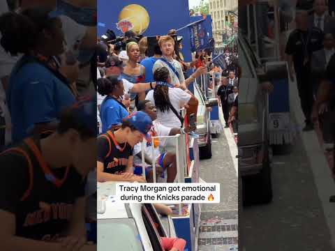 Tracy Morgan got emotional during the Knicks parade!