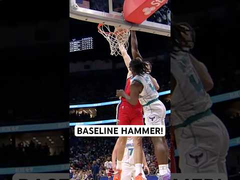 Karlo Matković goes baseline for the poster!