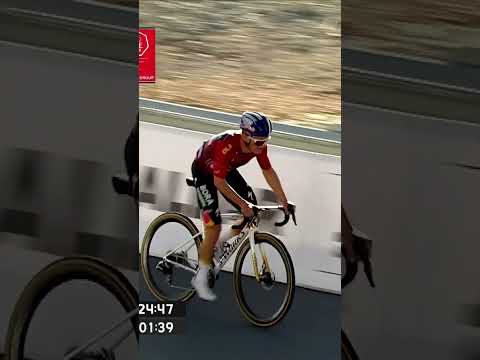 Remco rolls it in 🥵