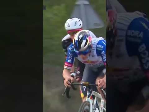 Remco gives it a go 👀 The Belgian tests the waters in a hectic moment in Valencia.