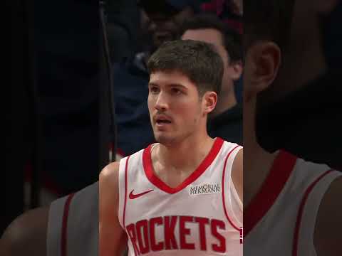 Reed beats the buzzer! 🚨 #rockets