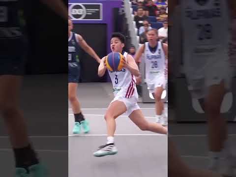 That hesi just broke her ankles 😮‍💨 Via: FIBA3x3 #3x3basketball