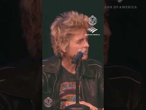 BILLIE JOE ARMSTRONG’S TRIP TO A WREXHAM MATCH 🤣