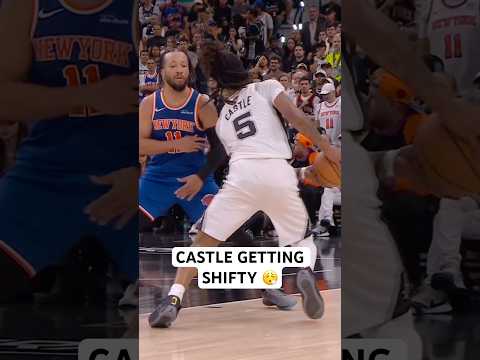 Stephon Castle gets shifty for the layup