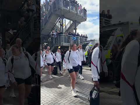A Murrayfield welcome for the Red Roses 🌹🙌