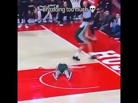 How you flop after running into your own teammate? 😭 (h/t gwizzy12/X)