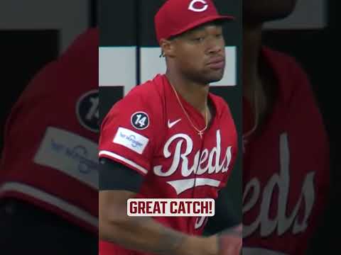 Will Benson makes a spectacular play at the wall 😤