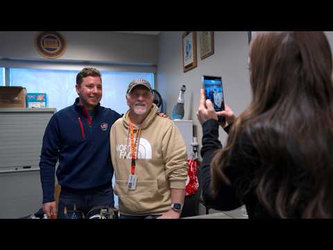 Cam Atkinson Visits Columbus MEPS to Send Off New Recruits to Basic Training 🇺🇸 | USO Ohio