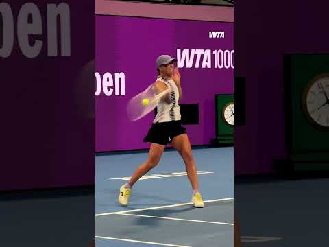 Iga Swiatek ROARS back into the quarters 🗣️ #wta #tennis #sports #doha