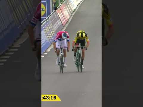 A legendary battle between titans ⚔️ Mathieu van der Poel took his first win at the Tour of Flanders