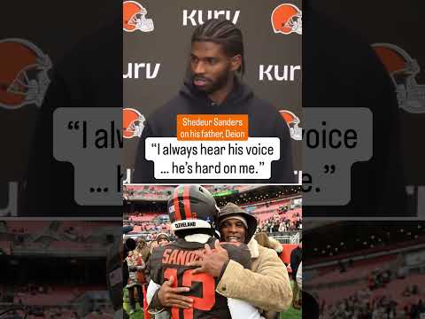 Shedeur Sanders keeps his father close during games 💯