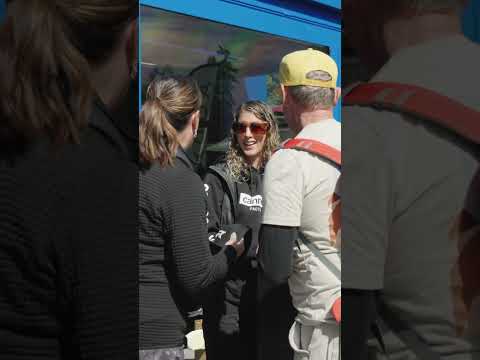 Jolanda Neff signing autographs! ✍️ #shorts #ridecannondale #cannondale  #bikes