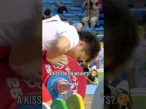 A kiss and a hug for the weights? 😘