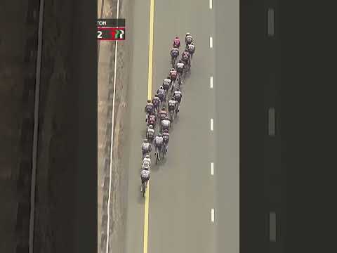Tadej Pogacar and UAE tore it up in the crosswinds! 💨Ready for more echelon action in the UAE Tour 🙌