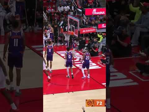 Reed with a tough floater to close the 3rd! 👏 #rockets