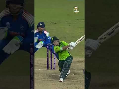 Spectacular fielding efforts from the #INDvPAK encounter make our @emirates Fly Better moments 🤩