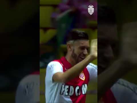 Quand Carrasco a bien profité de la boulette du gardien 😂 #asmonaco #ligue1 #goalkeeper