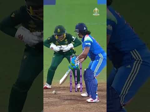 Pace bowling at its finest added @ThumsUpOfficial All Thunder to the #INDvSA final in #CWC25 🔥