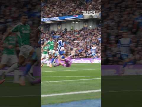 Go PITCHSIDE For Welbeck's Brace ✌️🏴󠁧󠁢󠁥󠁮󠁧󠁿