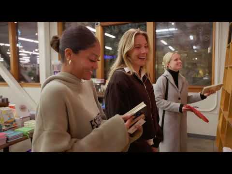 Thorns visit Iconic Powell's Books