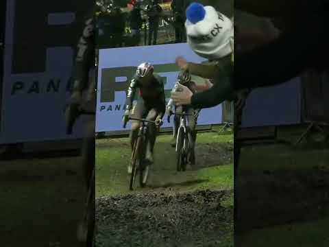 An epic duel in Diegem ⚔️ Wout van Aert and Tom Pidcock went head-to-head under the lights in 2022.