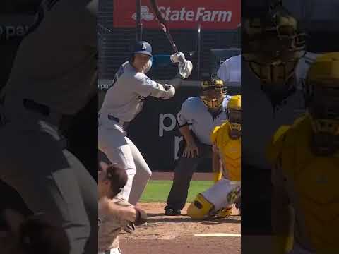 Shohei Ohtani knocks his 45th HR of the season to put the Dodgers up BIG in the 9th! | 大谷翔平ハイライト