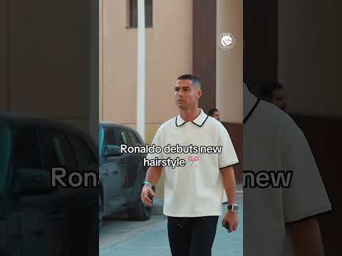 A new look for CR7 🤩 (via alnassr/TT)