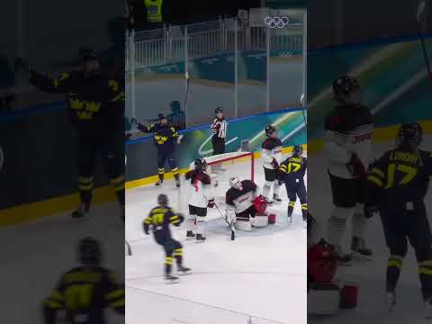 Team Sweden defeat Team Japan 4-0 in the #IceHockey women's preliminary round! 🏒