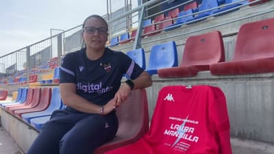 Veteranas del Levante UD rinden homenaje a Laura Mansilla en la Valencia Cup Girls | Levante UD