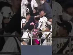 Yoshinobu Yamamoto makes a kid's day 🥹