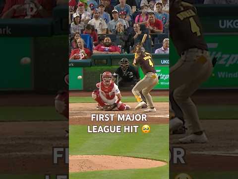 Jase Bowen’s first Major League hit 🥹 #mlb #padres #baseball #debut #rookie #highlights