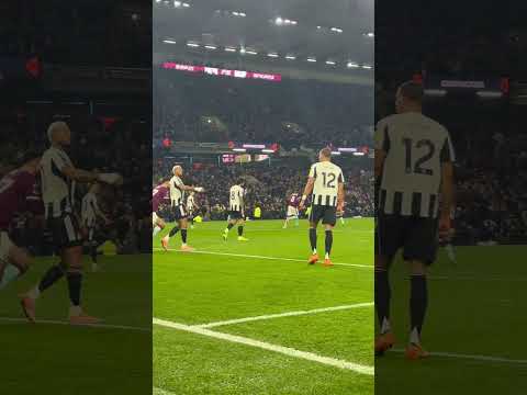 Josh Laurent with his first ever Premier League goal ๐ #BurnleyFC #football #PremierLeague