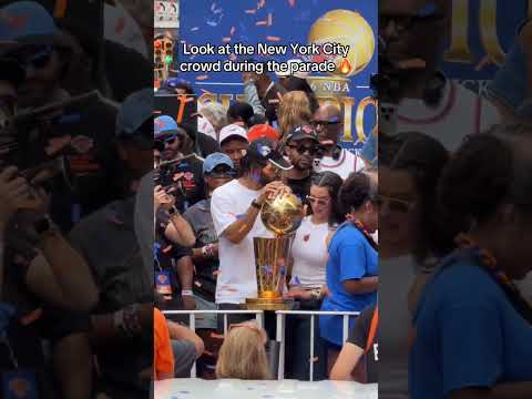 Look at the New York City crowd during the Knicks parade today 🔥