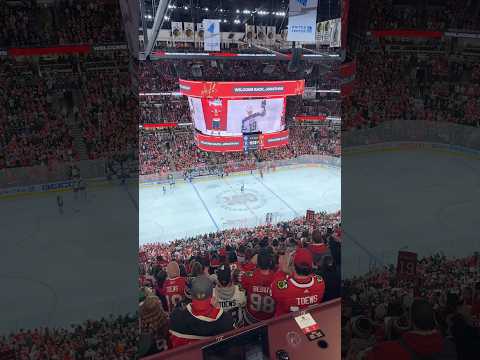 Jonathan Toews returns to Chicago 💙 #gojetsgo
