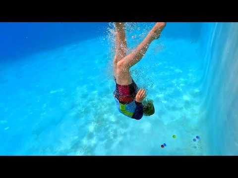 Elizabeth Diving for GIANT Diamonds 💎🏊‍♀️ Real Life Minecrafting