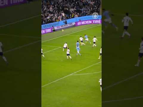 🇩🇿 The beauty of a Mahrez first touch! 😮‍💨 #mancity #football #shorts #shortsvideo #goals