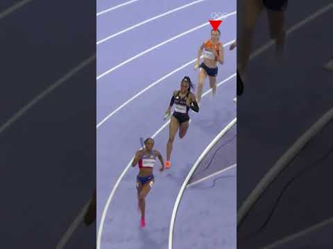 Femke Bol charging from 4th to 1st in the mixed 4x400m relay at Paris 2024. 🔥