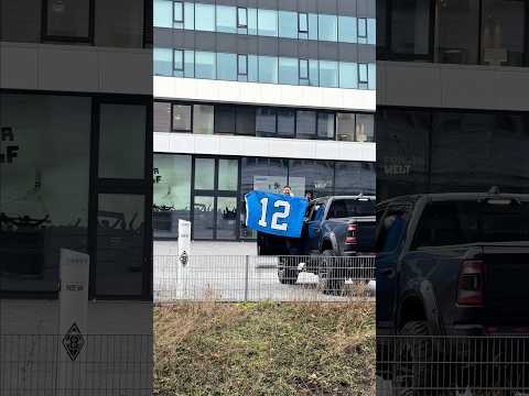 Glückwunsch, @Seahawks! 🤝💚 Wer von euch hat auch den Super Bowl geschaut? 👀 #diefohlen