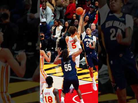 Jordan Hawkins denies Dyson Daniels at the rim #pelicans #shorts