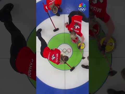 Precision in the extra end gives Canada a 8-7 victory against Italy! 🥌