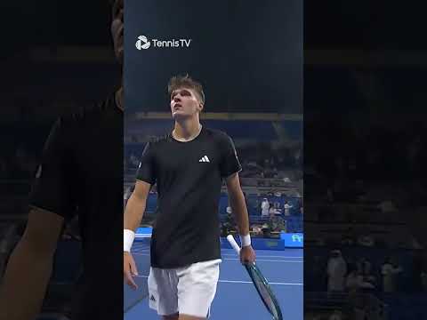 Mensik stops Sinner!