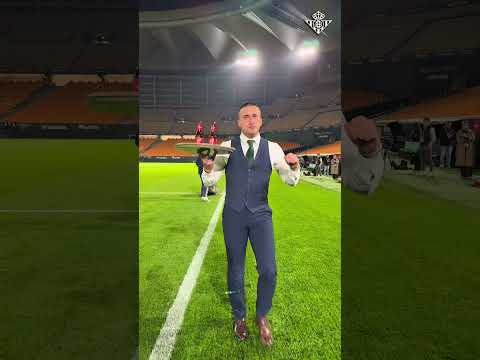 Con PERMISO. Sírvame otra RONDA de COPAS con mucho ACENTO 🍺💃 #realbetis #shorts