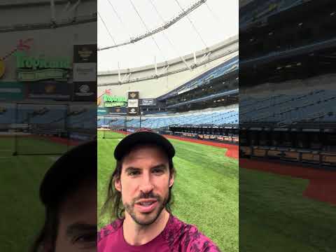 George Boyd has arrived in Tampa Bay for #PLMornings 🇺🇸 #BurnleyFC #football #premierleague