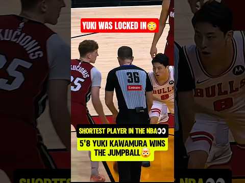 5'8 Yuki Kawamura WON the JUMP BALL😭