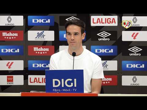 Íñigo Pérez en la previa del Rayo Vallecano - Atlético de Madrid