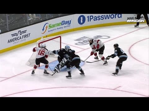 Stefan Noesen scores a powerplay goal against the Utah Mammoth