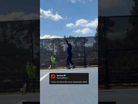 Serena serving again ☺️👀 #serenawilliams #tennis