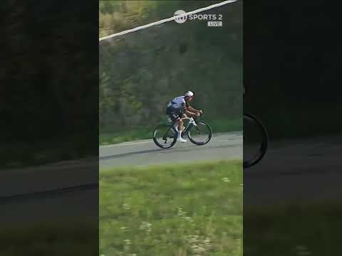 Look at Del Toro go 😮🚀 He hits the afterburners at the foot of the final climb at Gran Piemonte.