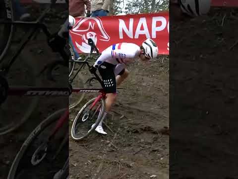 Off-camber and roots galore 😮‍💨 Cameron Mason wrestling the course early on in Brussels 😲